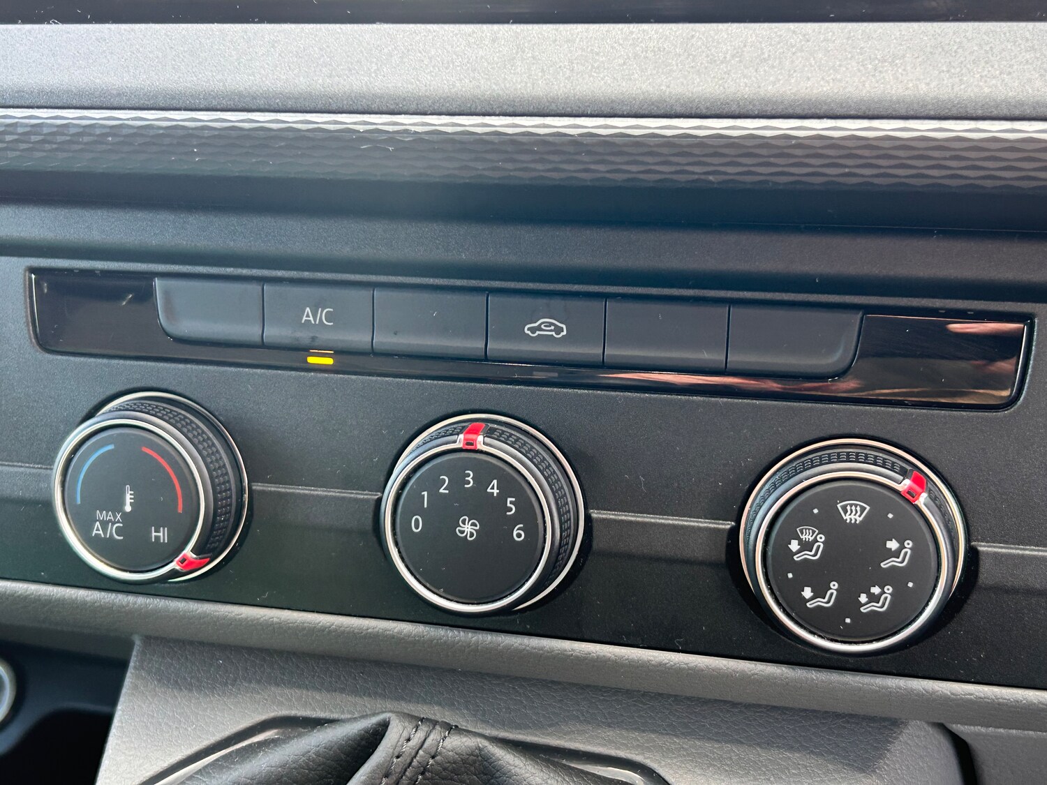 Used Volkswagen Transporter 2024 for sale - 76395452: Photo 25