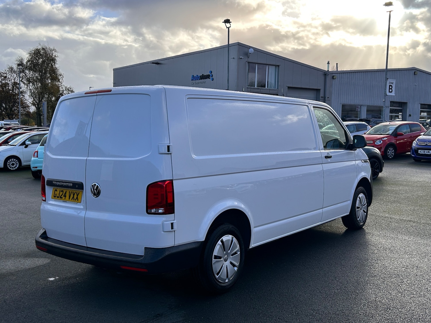 Used Volkswagen Transporter 2024 for sale - 76395452: Photo 4