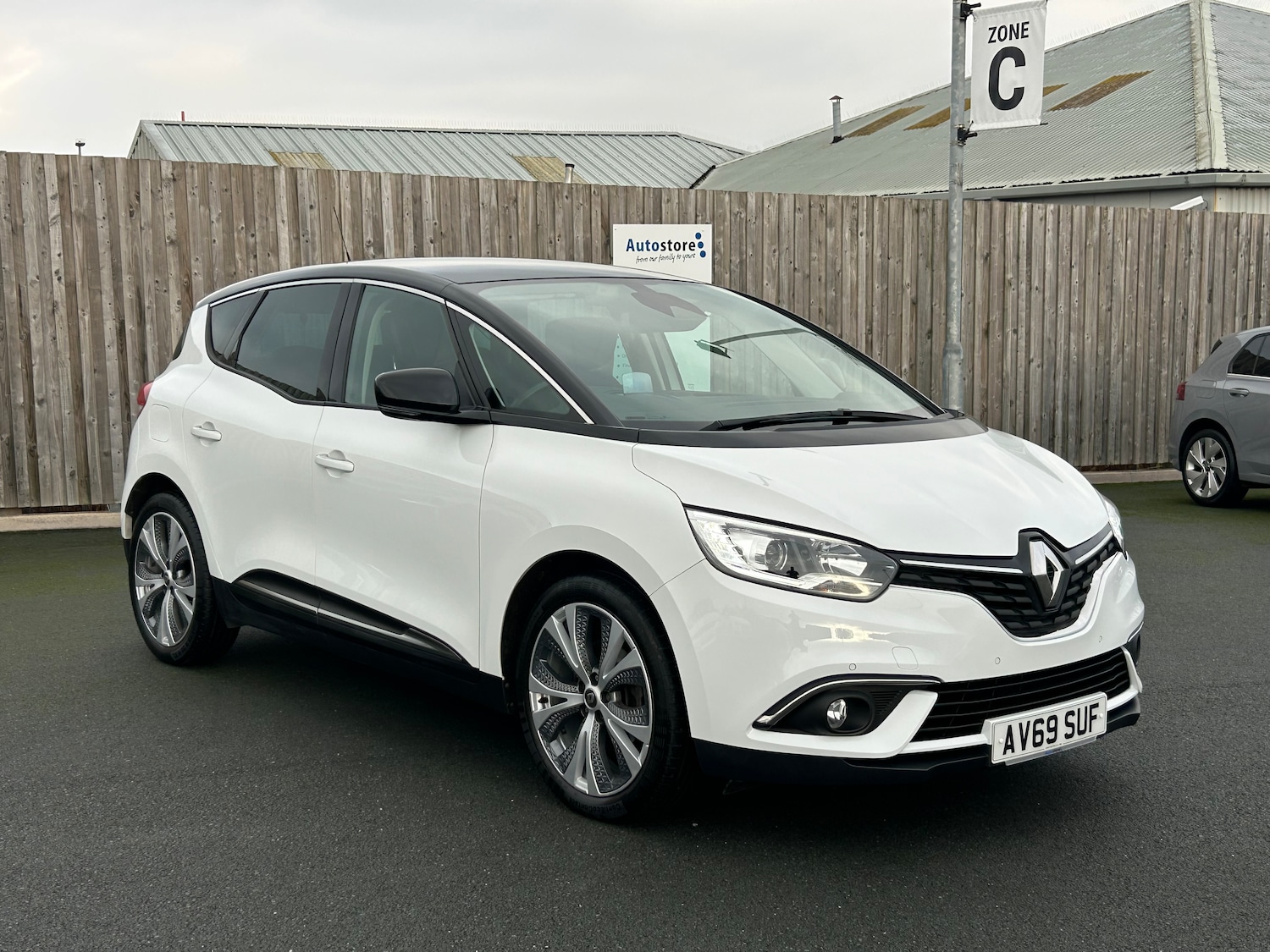 Used Renault Scenic 2019 for sale - 76516035: Photo 2