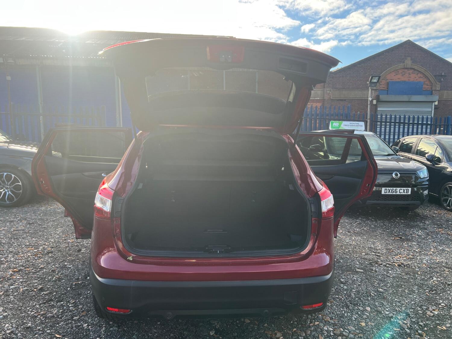Used Nissan Qashqai 2015 for sale - 76093742: Photo 12