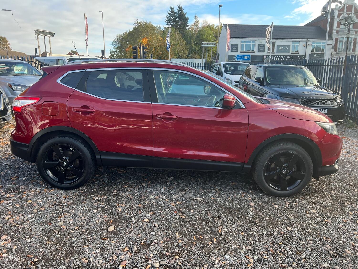 Used Nissan Qashqai 2015 for sale - 76093742: Photo 2