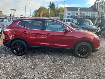 Used Nissan Qashqai 2015 for sale - 76093742: Photo 2