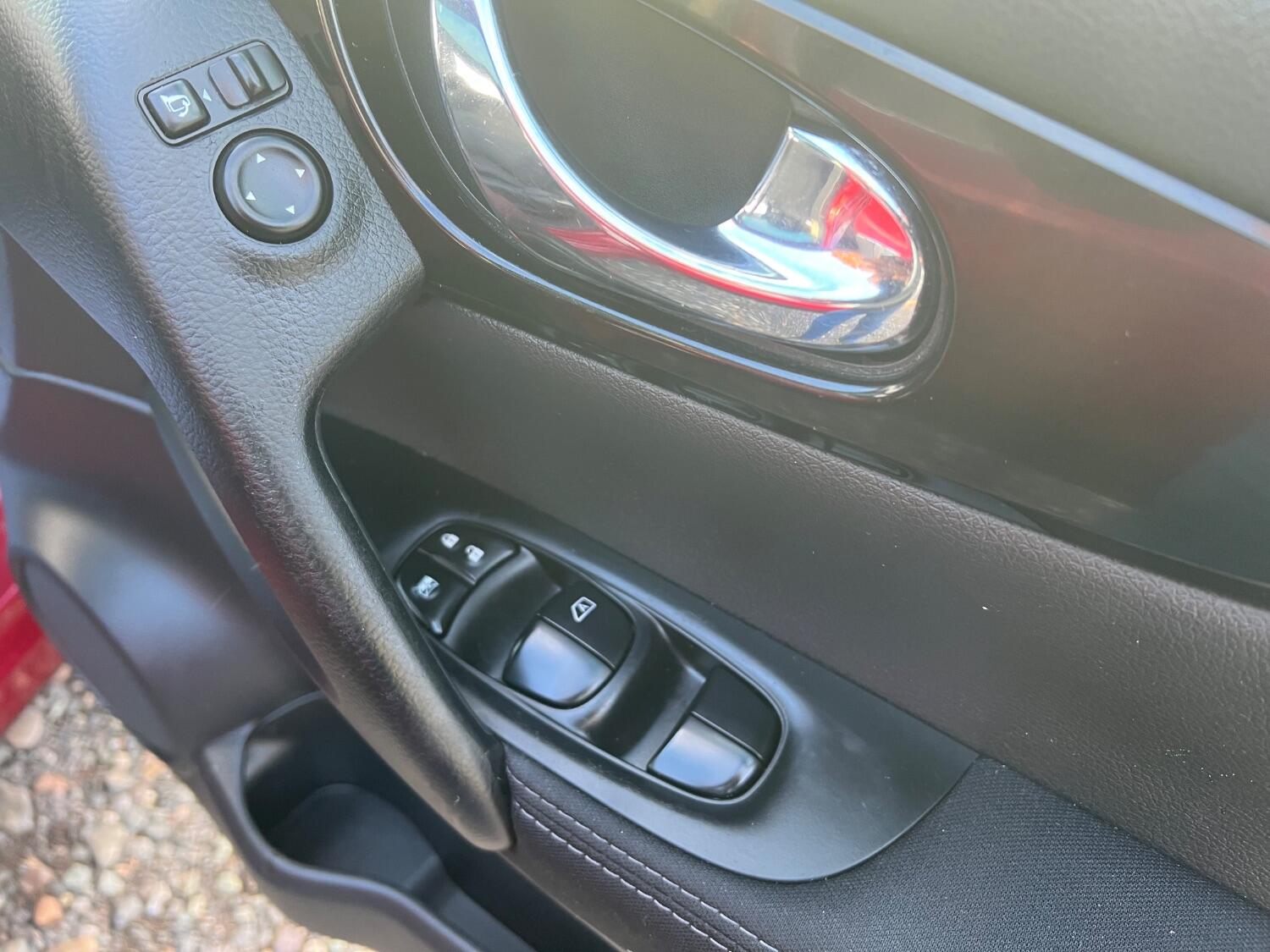 Used Nissan Qashqai 2015 for sale - 76093742: Photo 33