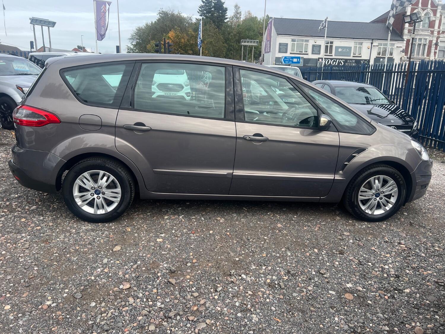 Used Ford S-Max 2012 for sale - 76107379: Photo 2