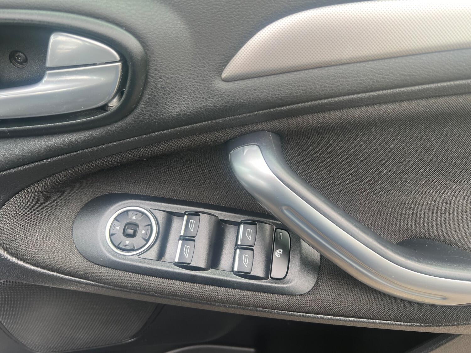 Used Ford S-Max 2012 for sale - 76107379: Photo 32
