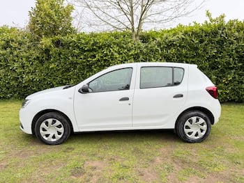 Used Dacia Sandero 2018 for sale - 79758726: Photo