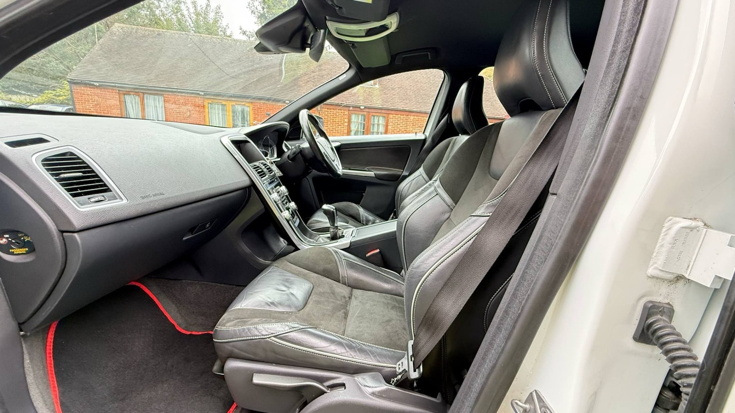 Used Volvo XC60 2015 for sale - 76363516: Photo 14