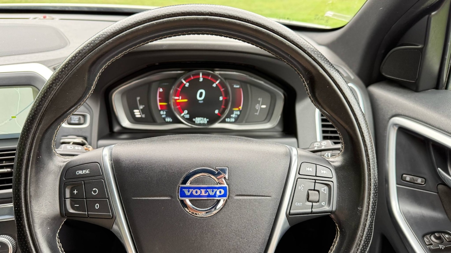 Used Volvo XC60 2015 for sale - 76363516: Photo 16