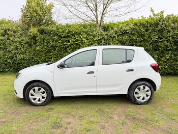 Used Dacia Sandero 2018 for sale - 78190588: Photo