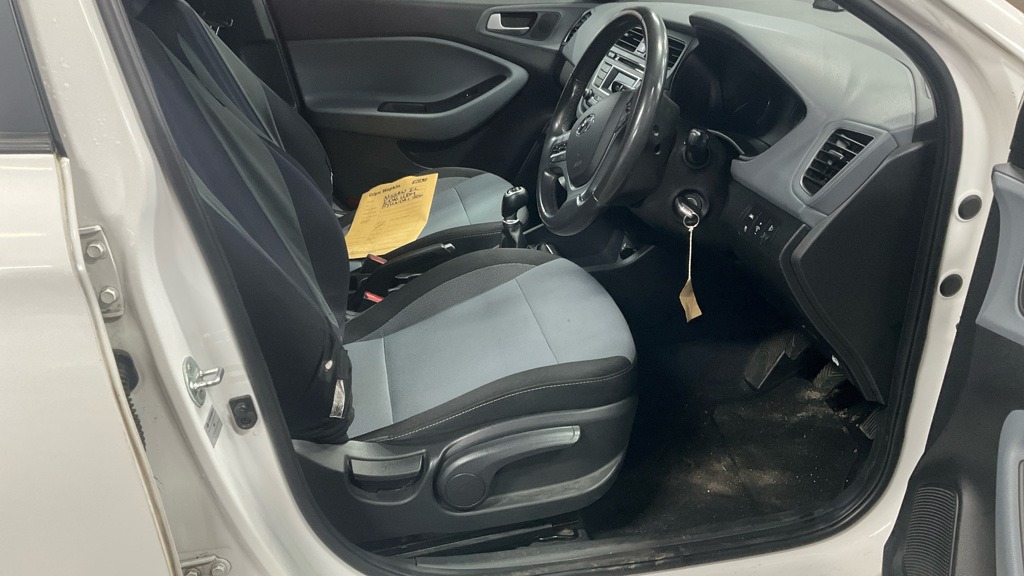 Used Hyundai i20 2017 for sale - 76652923: Photo 7