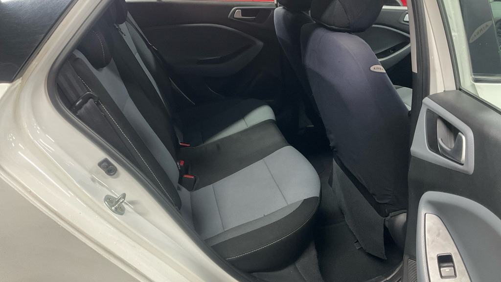 Used Hyundai i20 2017 for sale - 76652923: Photo 8