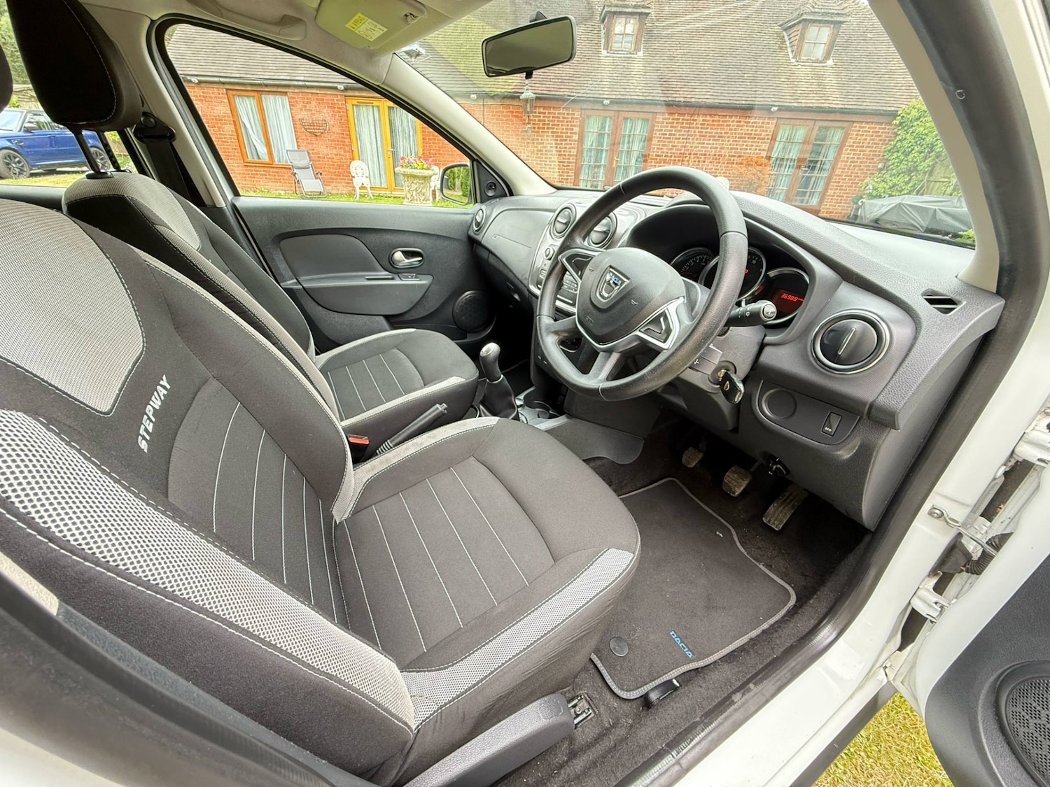 Used Dacia Sandero Stepway 2018 for sale - 77165069: Photo 9