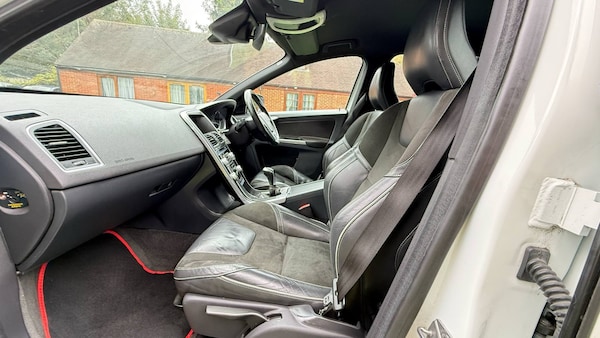 Used Volvo XC60 2015 for sale - 76234220: Photo 13