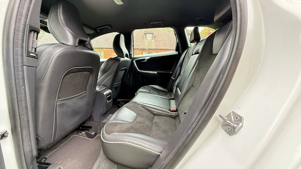 Used Volvo XC60 2015 for sale - 76234220: Photo 14