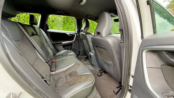Used Volvo XC60 2015 for sale - 76234220: Photo 9