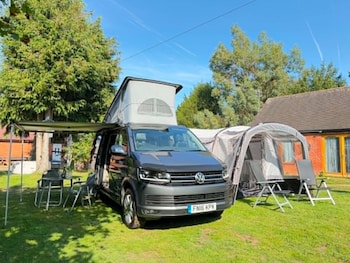 Used Volkswagen California 2016 for sale - 79173624: Photo