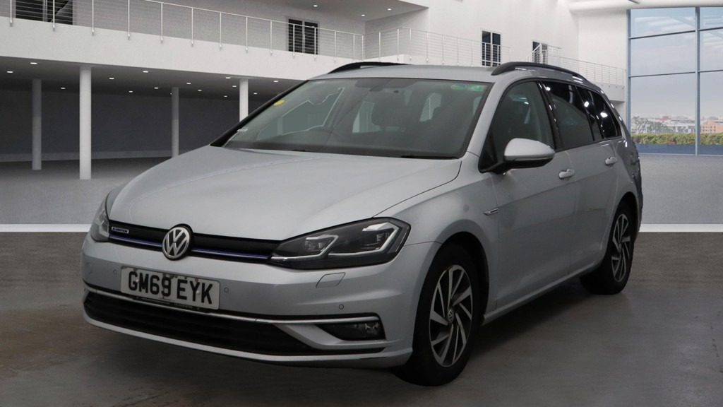 Used Volkswagen Golf 2020 for sale - 76436379: Photo 2
