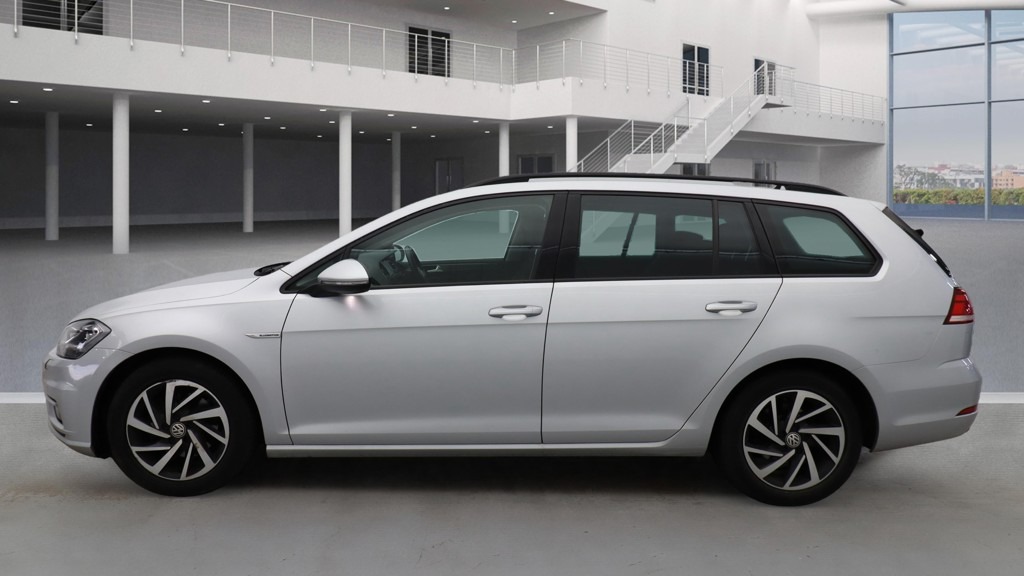 Used Volkswagen Golf 2020 for sale - 76436379: Photo 3