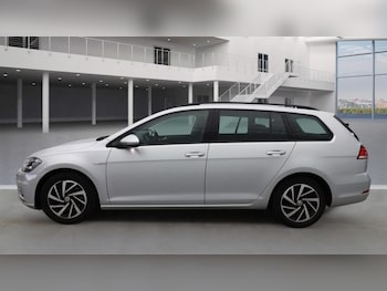 Used Volkswagen Golf 2020 for sale - 76436379: Photo