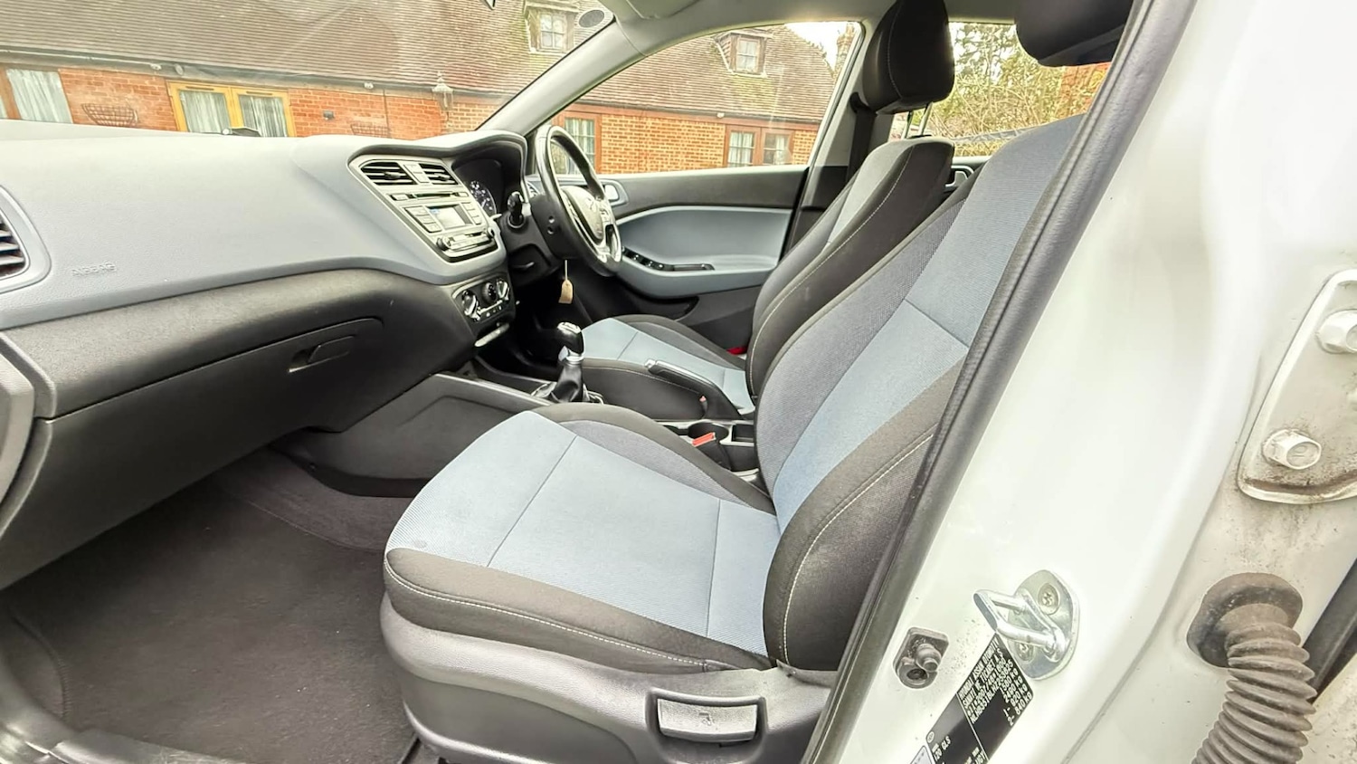 Used Hyundai i20 2017 for sale - 76682529: Photo 13