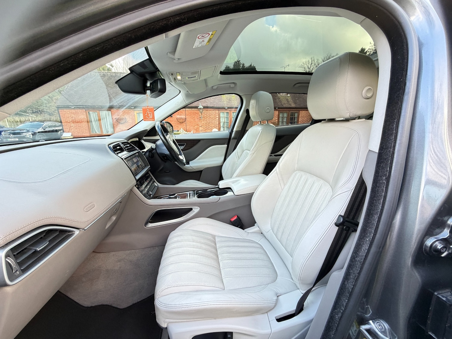 Used Jaguar F-Pace 2016 for sale - 77636368: Photo 13