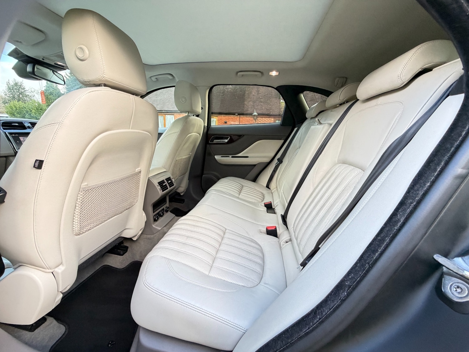 Used Jaguar F-Pace 2016 for sale - 77393963: Photo 9