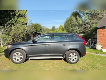 Used Volvo XC60 2011 for sale - 75560428: Photo