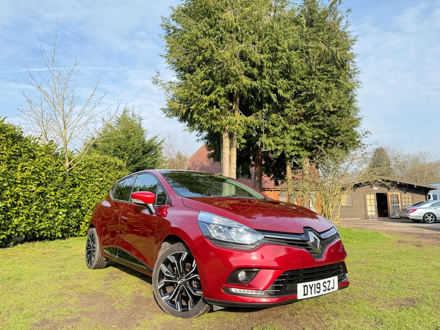 Used Renault Clio 2019 for sale - 76143308: Photo 1