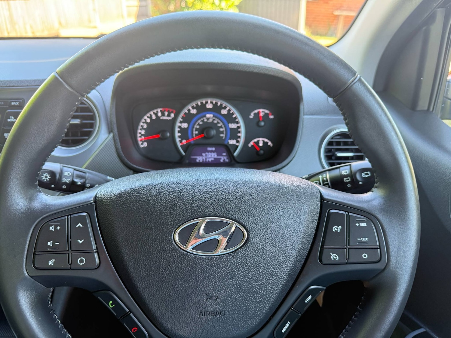 Used Hyundai i10 2018 for sale - 77779344: Photo 16