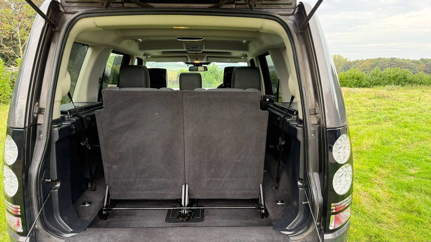 Used Land Rover Discovery 2016 for sale - 76598347: Photo 15