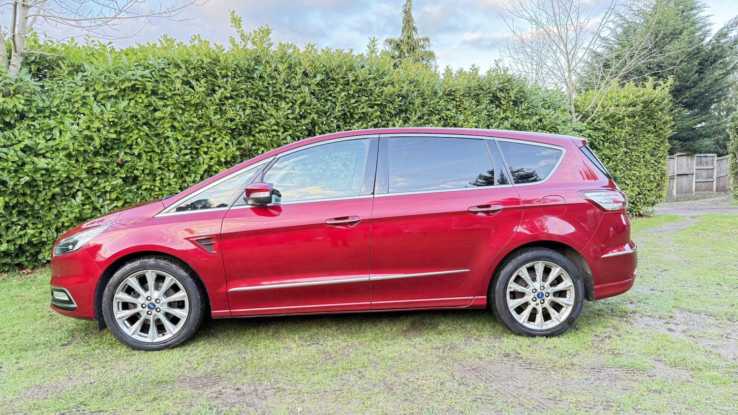 Used Ford S-Max 2017 for sale - 76941113: Photo 3