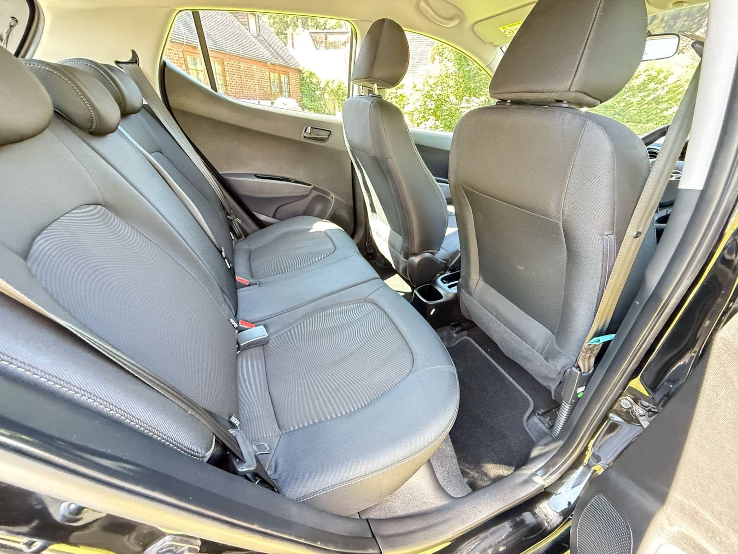 Used Hyundai i10 2018 for sale - 76379464: Photo 9