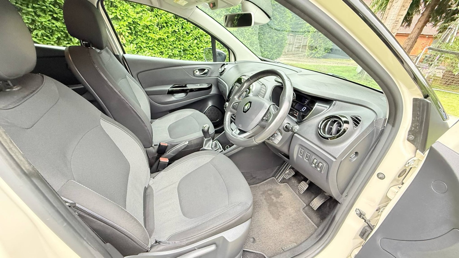 Used Renault Captur 2016 for sale - 76424994: Photo 9