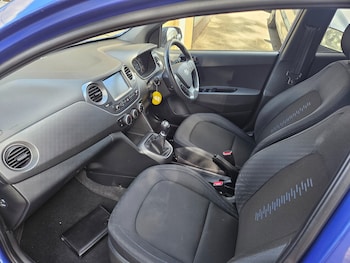 Used Hyundai i10 2019 for sale - 79605887: Photo
