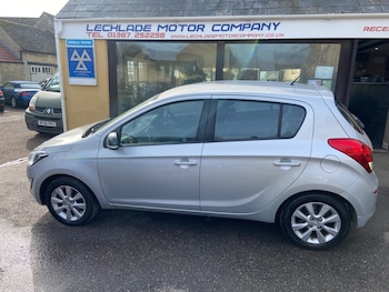 Used Hyundai i20 2015 for sale - 77950837: Photo