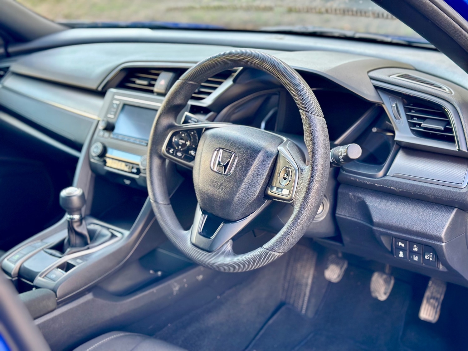 Used Honda Civic 2017 for sale - 76134345: Photo 16