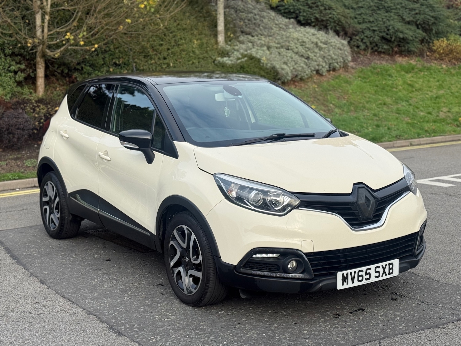 Used Renault Captur 2015 for sale - 76490889: Photo 1