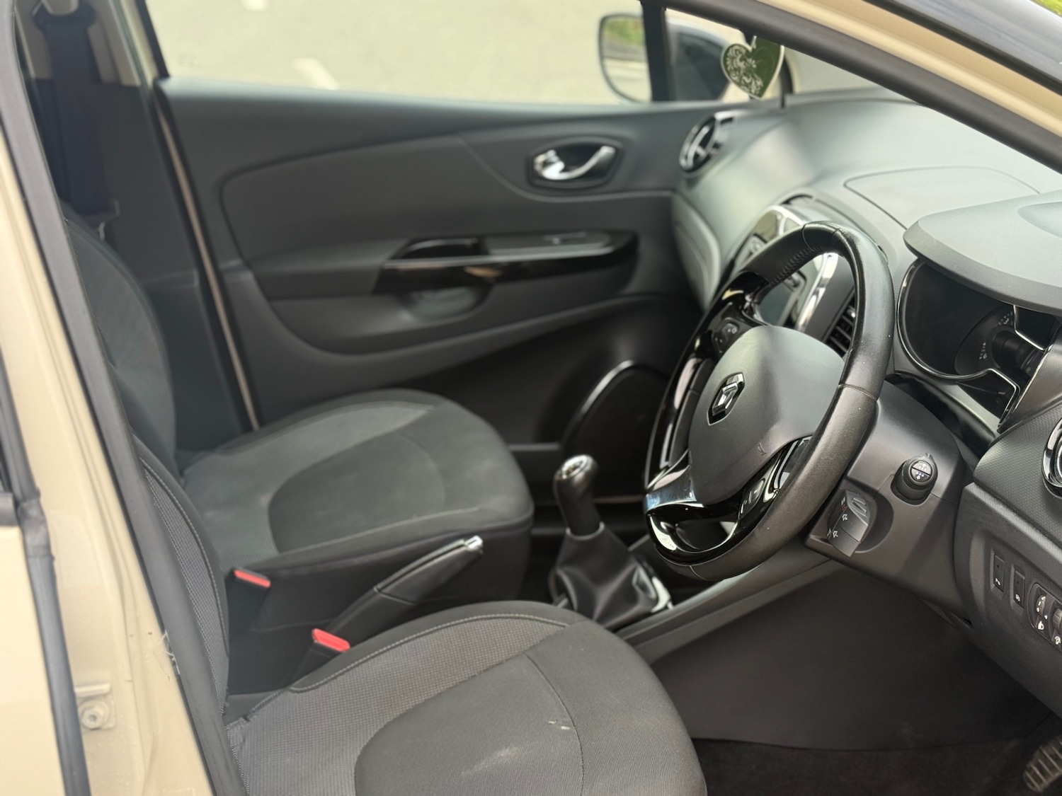 Used Renault Captur 2015 for sale - 76490889: Photo 10