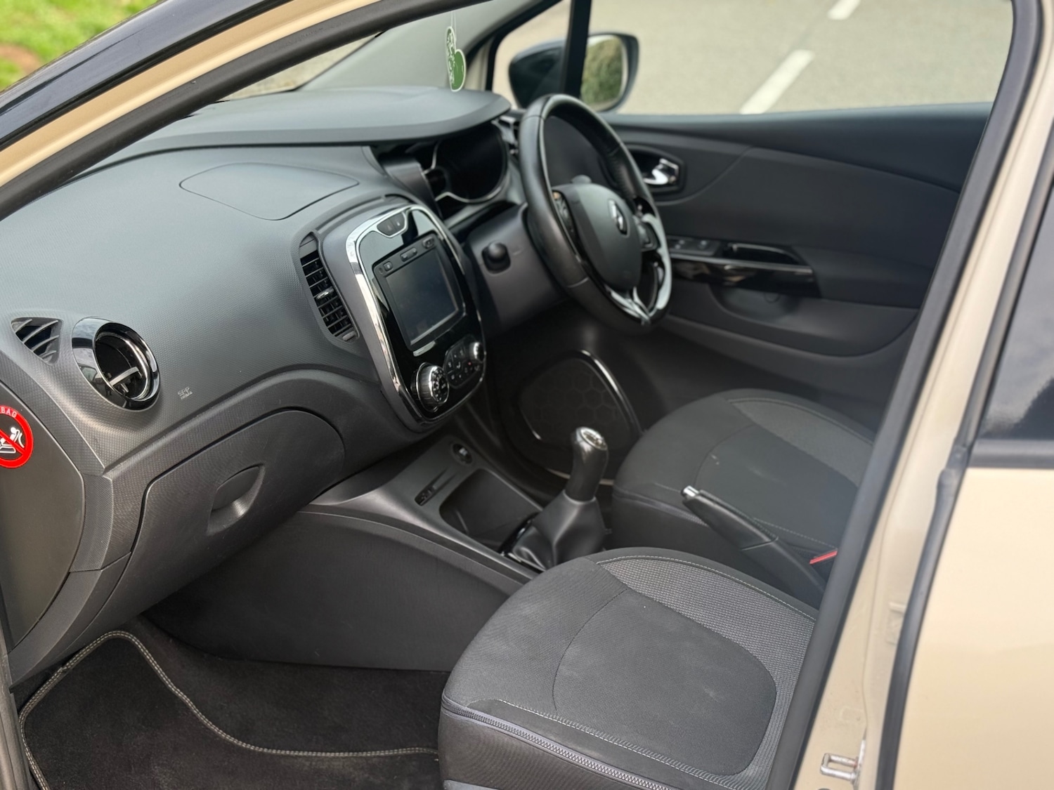 Used Renault Captur 2015 for sale - 76490889: Photo 11