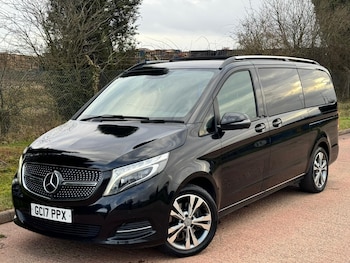 Used Mercedes-Benz V-Class 2017 for sale - 77310766: Photo