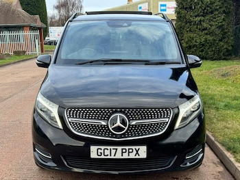 Used Mercedes-Benz V-Class 2017 for sale - 77310766: Photo