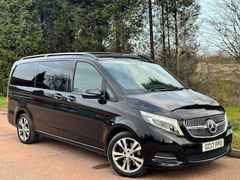 Used Mercedes-Benz V-Class 2017 for sale - 77310766: Photo