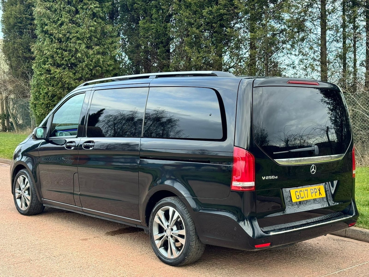 Used Mercedes-Benz V-Class 2017 for sale - 77310766: Photo 7