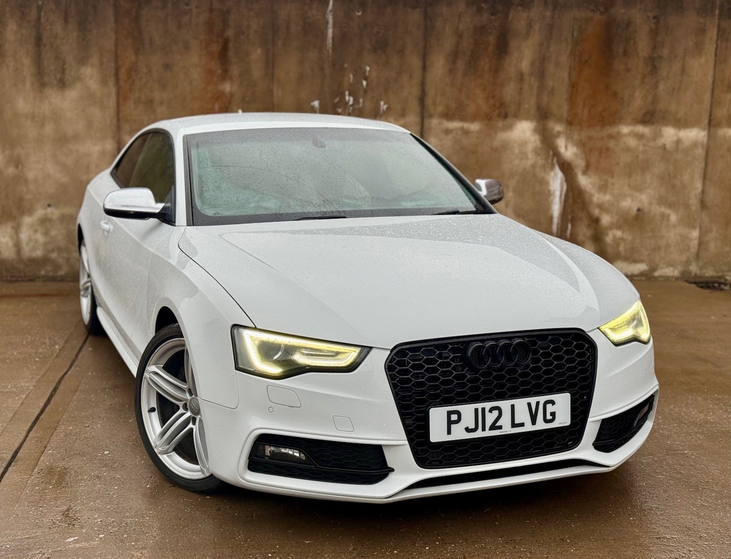 Used Audi A5 2012 for sale - 76817432: Photo 2