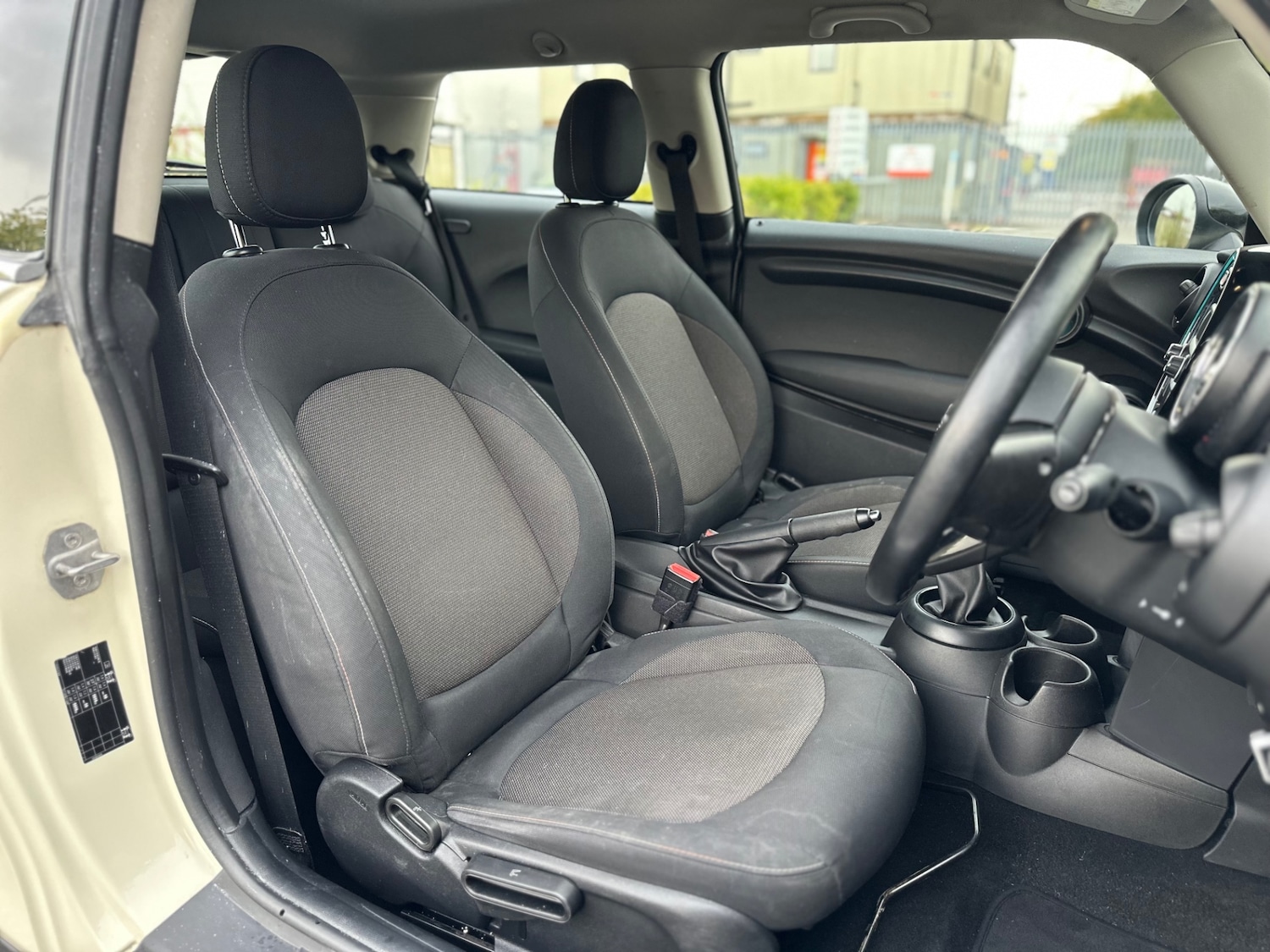 Used MINI Hatch 2015 for sale - 76134152: Photo 16