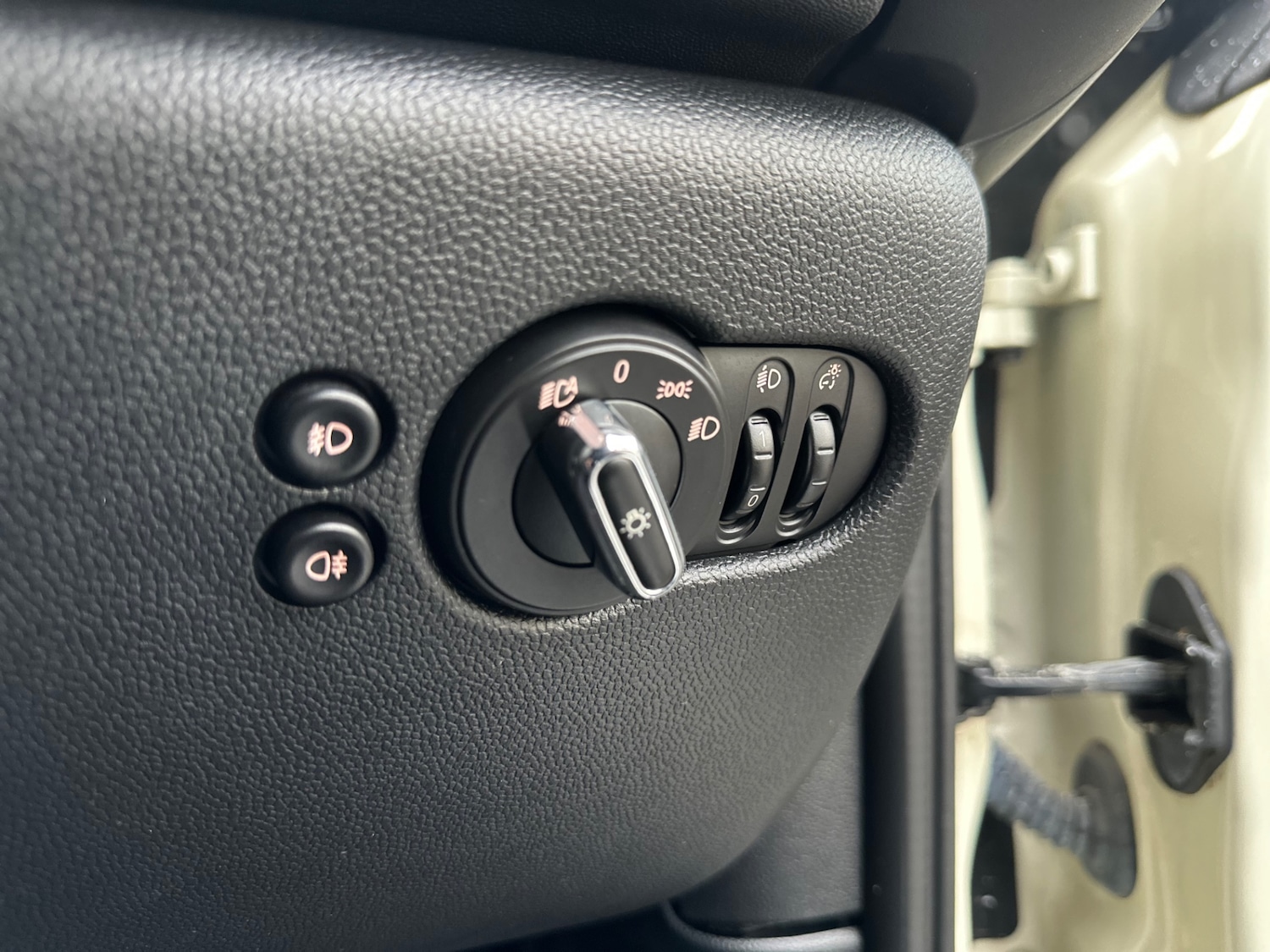 Used MINI Hatch 2015 for sale - 76134152: Photo 18