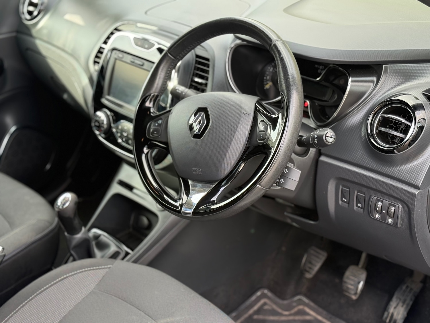 Used Renault Captur 2015 for sale - 77755213: Photo 9