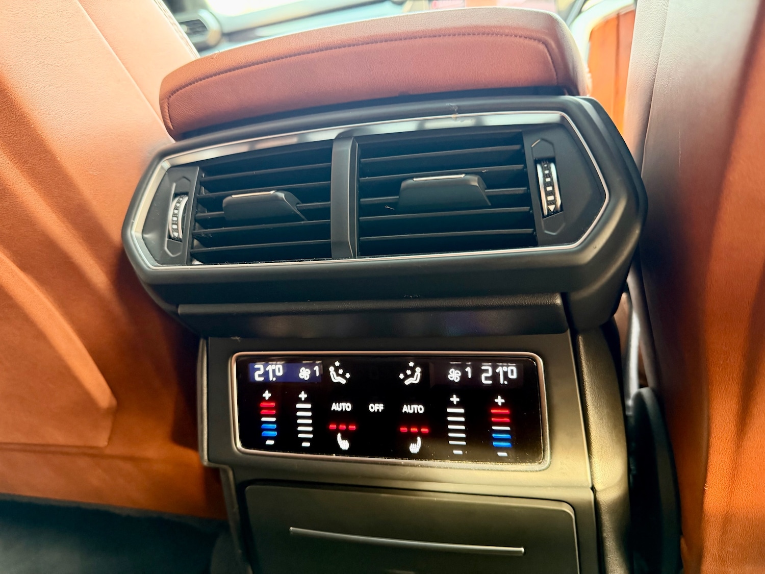 Used Lamborghini Urus 2019 for sale - 77976760: Photo 21