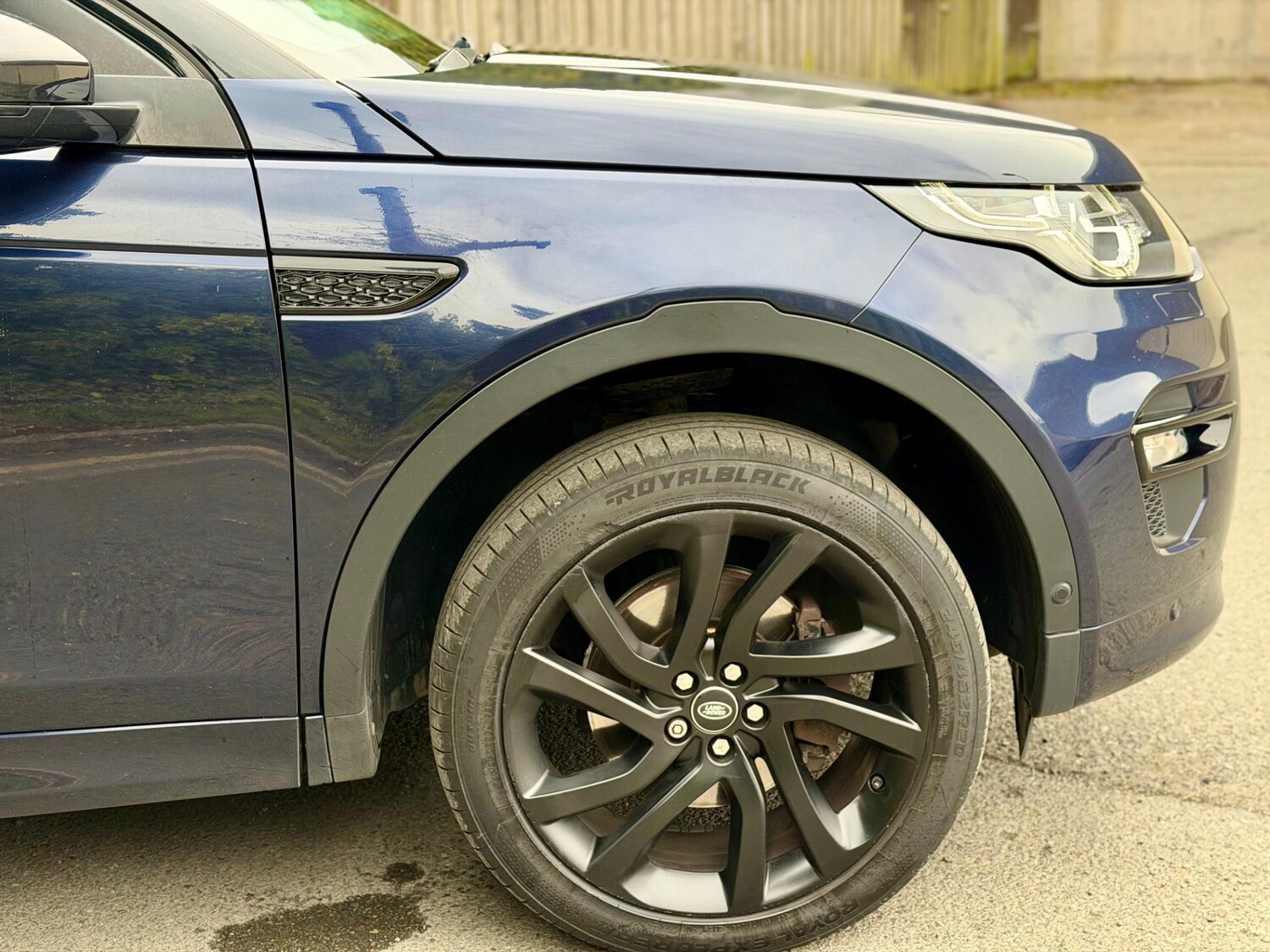 Used Land Rover Discovery Sport 2017 for sale - 78107393: Photo 10