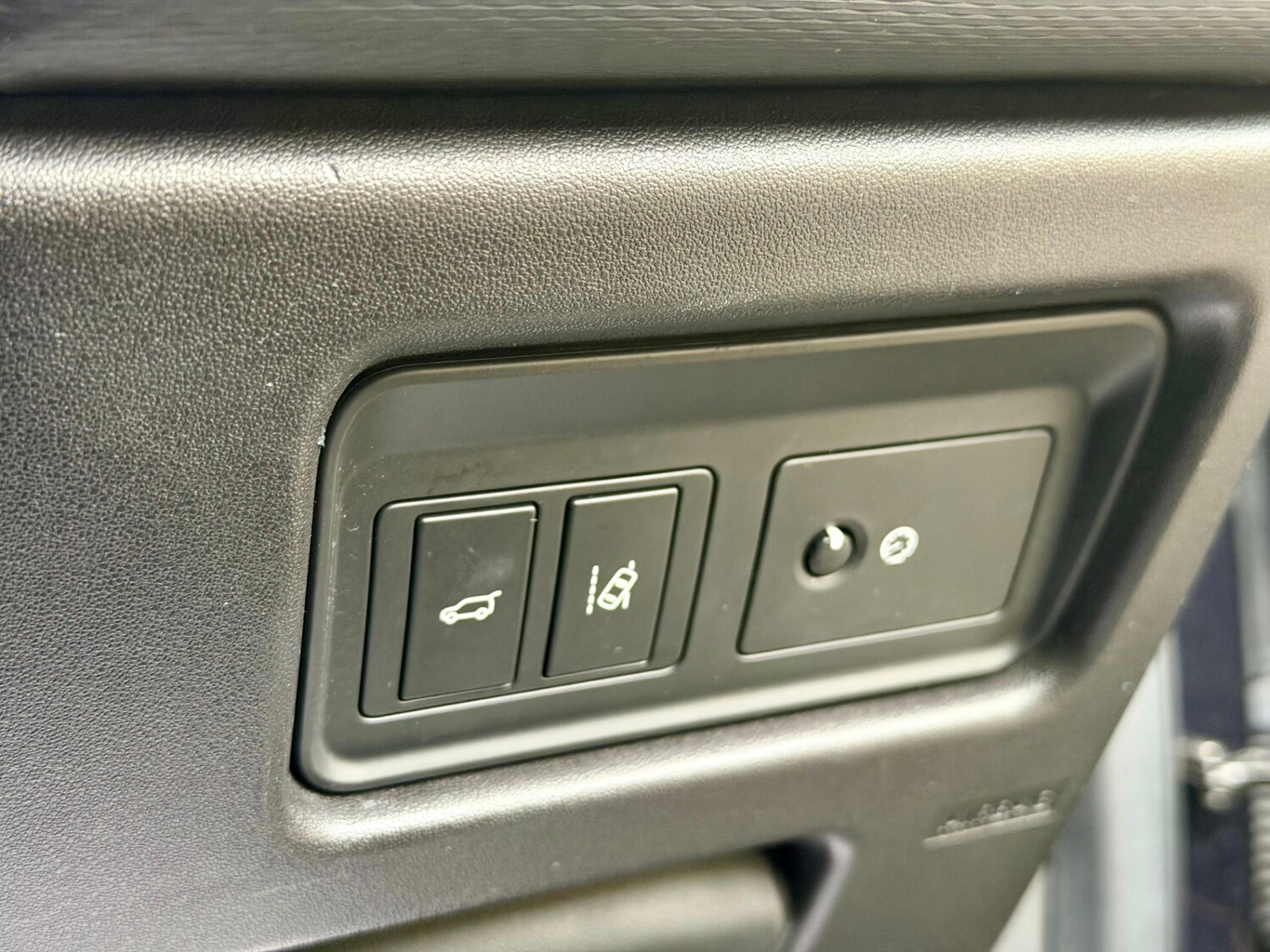 Used Land Rover Discovery Sport 2017 for sale - 78107393: Photo 24